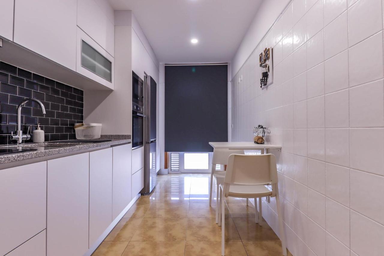 Flor Do Mar - Spacious With Balcony * Vila Praia de Ancora