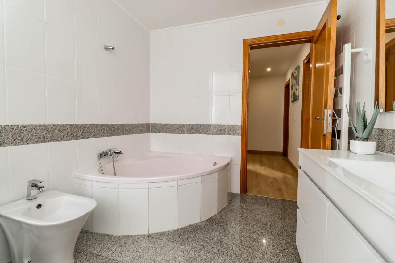 Apartment Flor Do Mar - Spacious With Balcony Vila Praia de Âncora