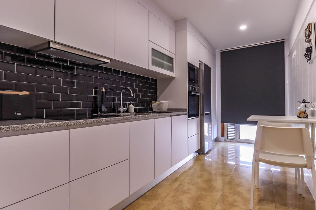 Flor Do Mar - Spacious With Balcony Apartment