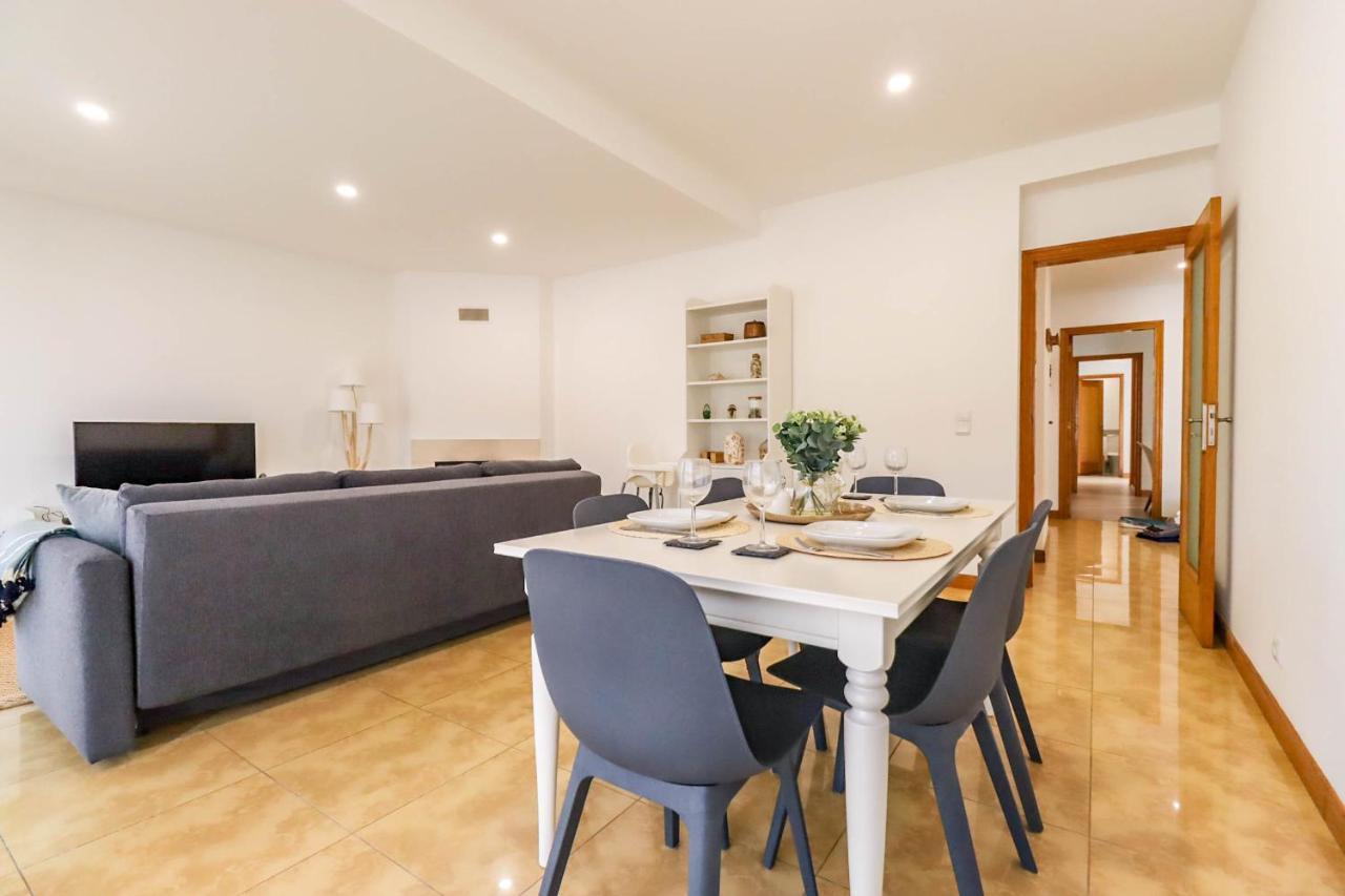 Flor Do Mar - Spacious With Balcony Apartment